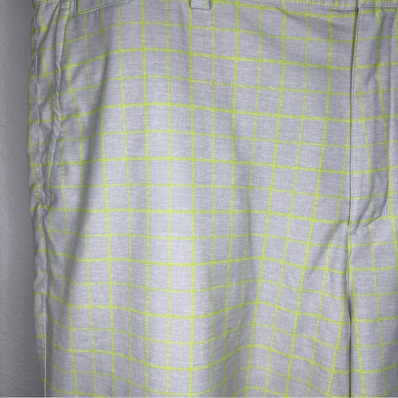 Nike Golf Tour Performance  Dri-fit Plaid Shorts sz 38 - Picture 2 of 7